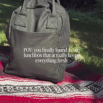 A lunch bag that keeps everything fresh AND it's cute?!? Sign us up! This lunch bag is available in blue or black denim it's roomy and insulated with an inside drink pocket and an outside pocket for anything extra. Ready to go for lunches, kid snacks or a park picnic date. This is really one of the best products we have found for this category and it's printable! That's right, customize this beauty and have your brand working for you again and again! Tap to shop! #lunchbag #promotionalprinting #totebags #in