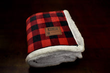 Load image into Gallery viewer, Deluxe Sherpa Throw Blanket- Buffalo Check

